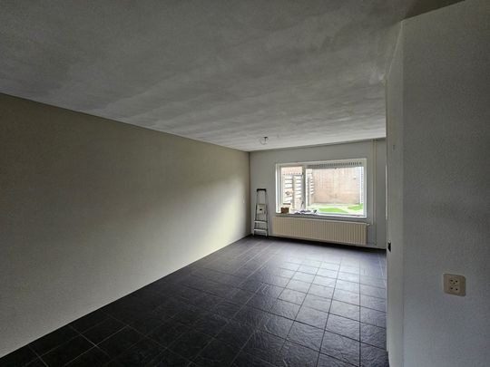 Te huur: Huis Ds. Louwe Kooymanslaan in Waalwijk - Photo 1