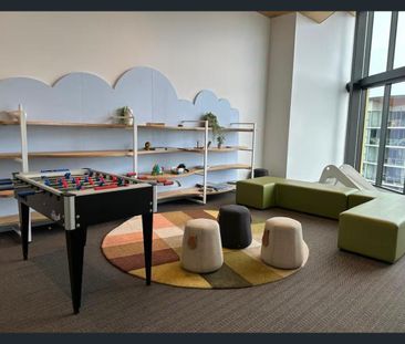 Stylish Unit and Luxurious Living in South Brisbane - Photo 2