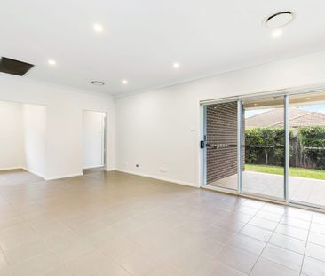 Spacious Single Storey Home - Photo 1