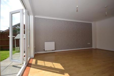 2 bed Semi-detached in Mermaid Close , Gravesend, DA11 9EF - Photo 3