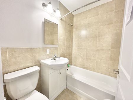 For Lease - 11 Thirty Third Street Unit# 204, Toronto, Ontario - Photo 2