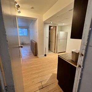 NDG 2½ apt with closed in bedroom - Photo 2