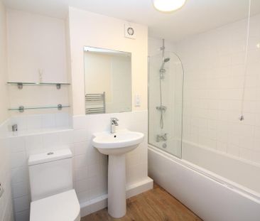 4 bedroom terraced house to rent - Photo 2