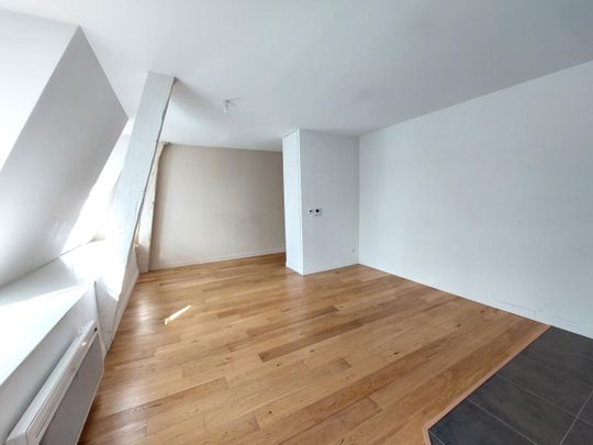 location Appartement F2 DE 56.34m² À POITIERS - Photo 1