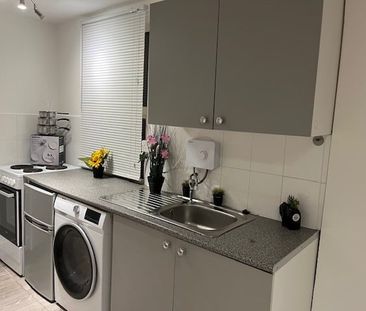 Studio Flat, Mountfield Road, N3 - Photo 3