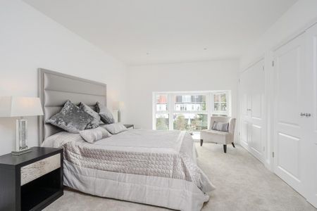 4 bedroom end of terrace house to rent - Photo 5