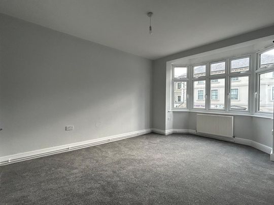 3 bedroom flat to rent - Photo 1