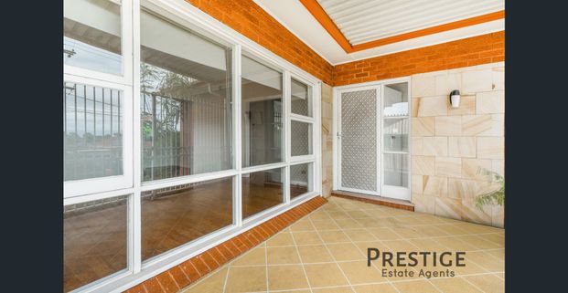 Spacious Family Residence! - Photo 1