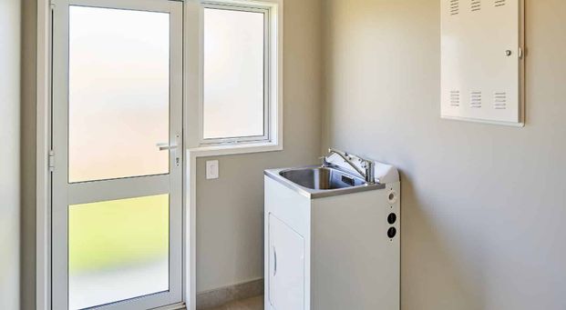 Spacious & Familiy Friendly - Photo 1