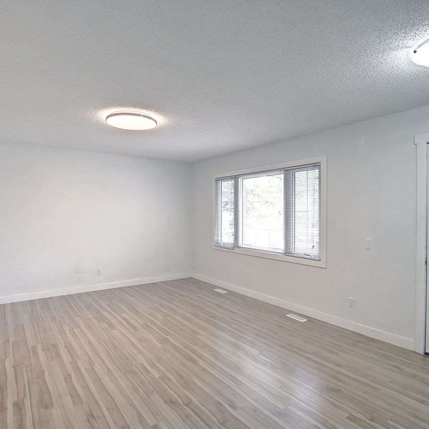 Beautiful 5-Bedroom Bungalow for Rent – 6607 Malvern Road NE Available Jan 1, 2026 - Photo 1