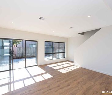 3 BEDROOM TOWNHOUSE ACROSS FROM TUGGERANONG LAKE - Photo 1