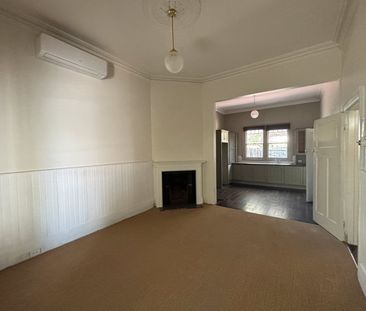 Enchanting Geelong West Cottage - Photo 1