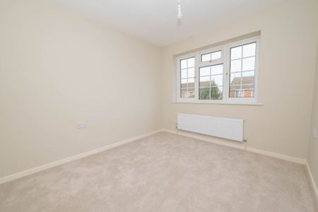 Blenheim Avenue, Faversham - Photo 3