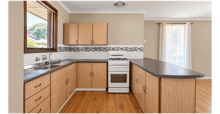 Spacious Family Home with Flexible Living & Great Outdoor Entertaining - Photo 4