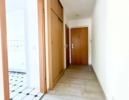 2-Raum-Wohnung mit Balkon im gepflegten Wohngebiet in Geyer! - Photo 1