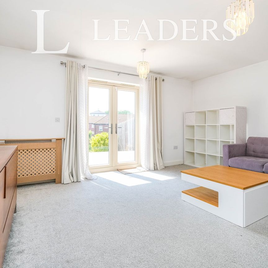 4 bedroom house to rent Weaving Gardens, NG5 - Photo 1