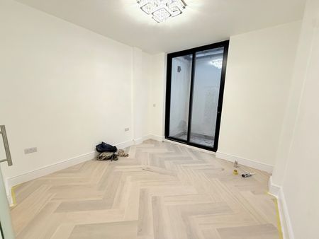 4 Bed Flat, Hammersmith, W6 - Photo 3