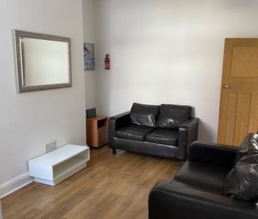 3 Bed Terraced House, Wavertree, L15 - Photo 2