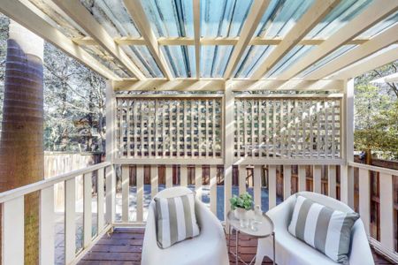 Townhouse in Central Location - Photo 5