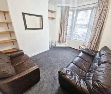 4 bedroom terraced house to rent - Photo 1