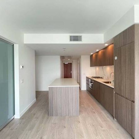 Spacious 1 Bed + Den in Metrotown Maywood - Photo 1