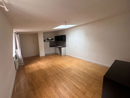 Location Appartement 2 pièces 46m² LILLE 59000 - Photo 3