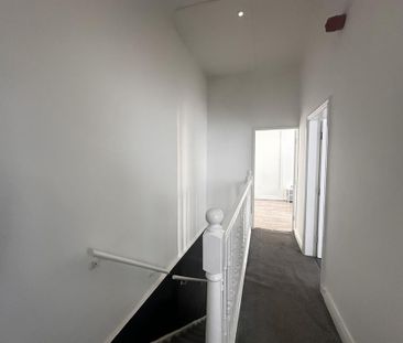 3 bedroom flat to rent - Photo 3