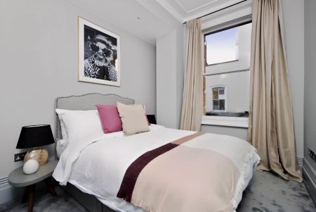 1 bed apartment#5 - Photo 3