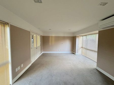 A big home close to university and markets - Photo 3