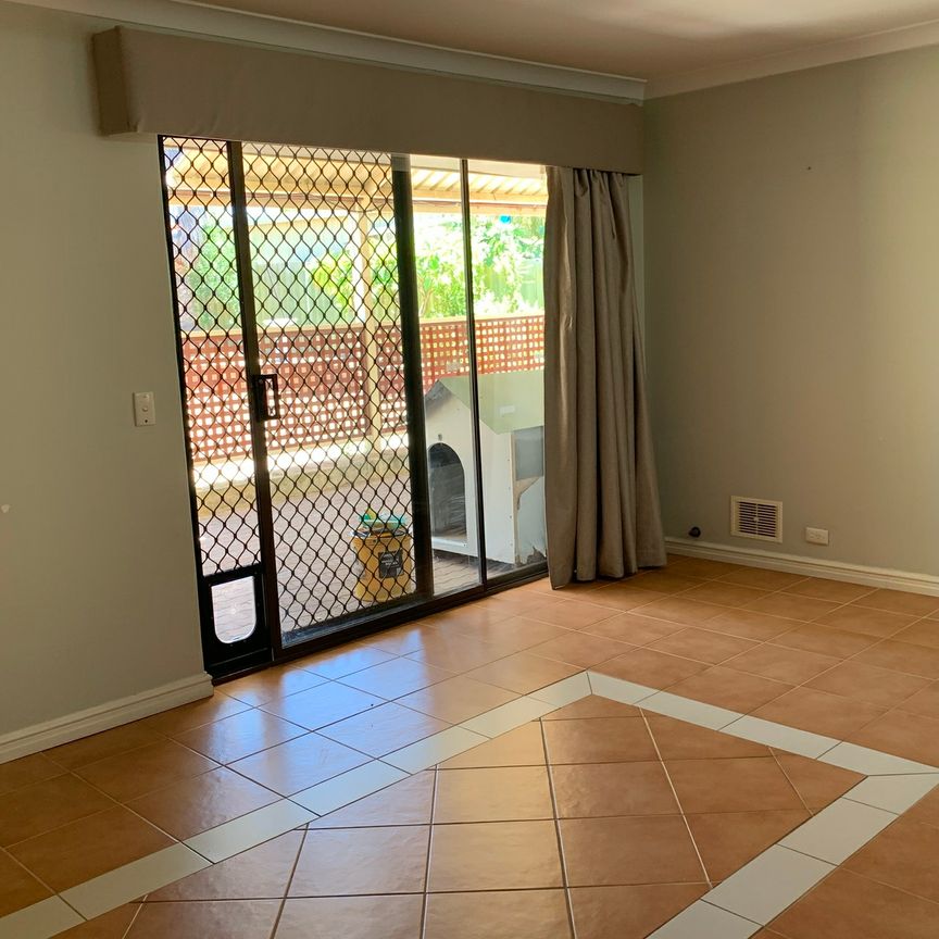 Charming 4x1 Home in Sought-After Craigie � Get in Quick! - Photo 1