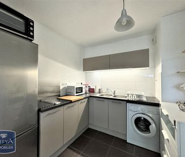 Location Appartement 2 pièces 45m² LILLE 59000 - Photo 5