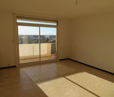 T3+GARAGE 545€ H.C St-Cesaire Nîmes, 71m² - Photo 2