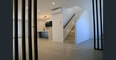 Bright & Spacious 3-Bedroom Home Plus Study - Perfect Location! - Photo 3