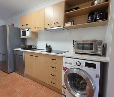 FULLY FURNISHED TIDY UNIT - Photo 6