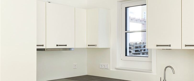 Townhouse mit, vier Ebenen u.a. mit EBK, Studio, Garten und privatem TG-Zugang inkl. 2 Stellplätzen - Foto 1