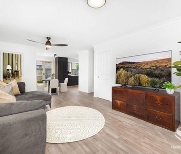 Renovated, Stand-alone townhouse - Photo 1