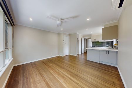 Stylishly Updated 2-Bedroom Unit with Modern Comforts in Blackburn North - Photo 4