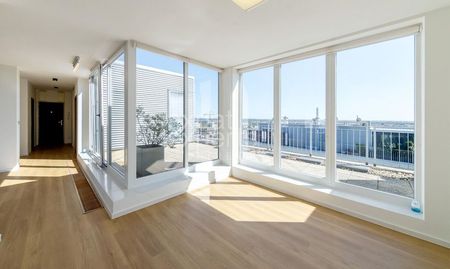 Výnimočný slnečný 4i mezonet 197m2,nezariadený, 2x terasa, parking, krb - Photo 5