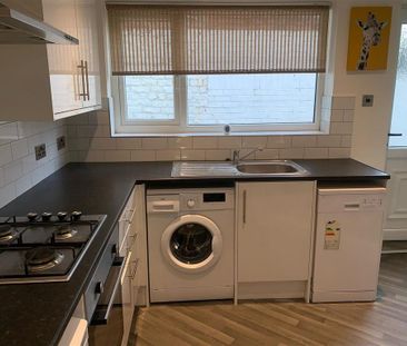 2 bedroom terraced house to rent - Photo 2