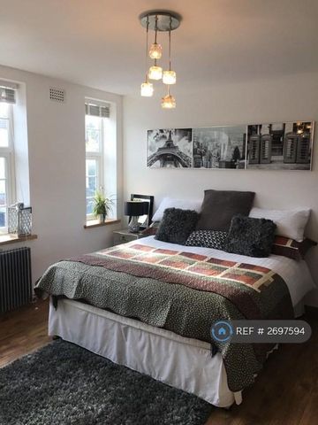 1 bedroom in a flat share to rent - Photo 5