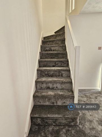 2 bedroom semi-detached house to rent - Photo 4