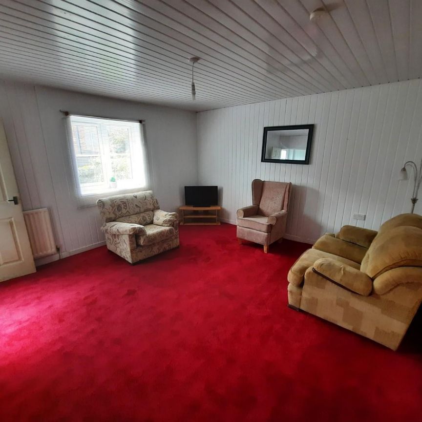 3 bedroom House To Let Total Size: 894 SQ FT - Photo 1