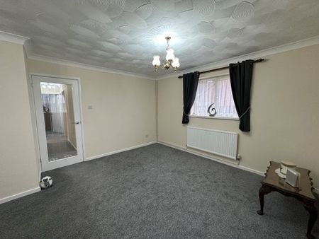 St. Peters Avenue, Abertawe, SA5 - Photo 4