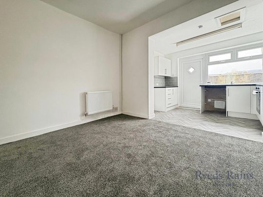 2 bedroom terraced house to rent - Photo 1