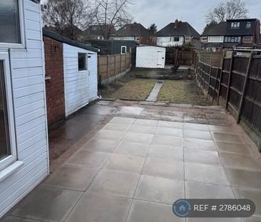 3 bedroom semi-detached house to rent - Photo 6