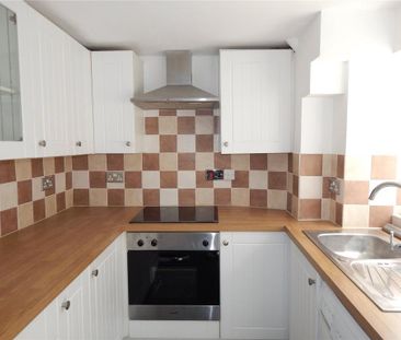 2 bedroom terraced house to rent - Photo 2