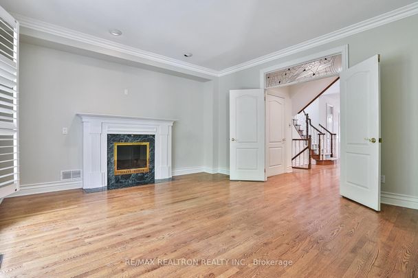 For Lease - 38 GWENDOLEN Crescent, Toronto, Ontario - Photo 1