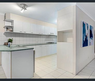 Waterfront Family Home with a Pool! - Photo 6