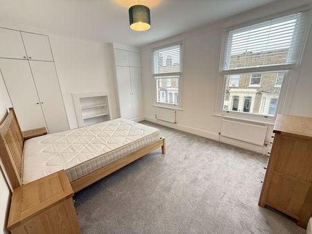 4 bedroom terraced house to rent - Photo 4