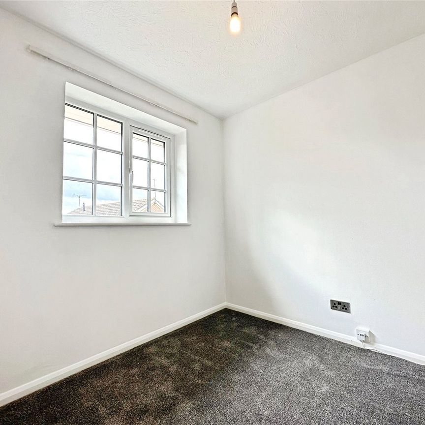 Rachaels Lake View, Warfield, Bracknell, RG42 - Photo 1